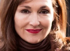 Nora Dunn