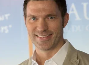 Travis Knight