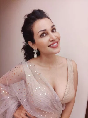 Flora Saini