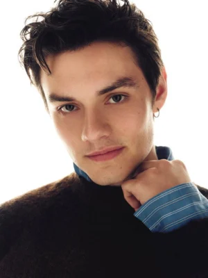 Louis Partridge